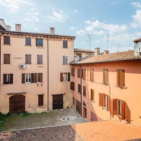 Apartment Under The Basilica Of Sant'Andrea Mantova Bagian luar foto