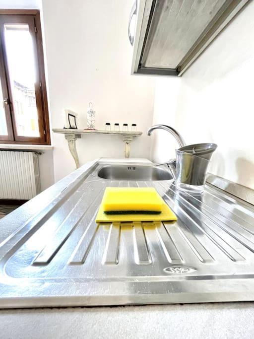 Apartment Under The Basilica Of Sant'Andrea Mantova Bagian luar foto