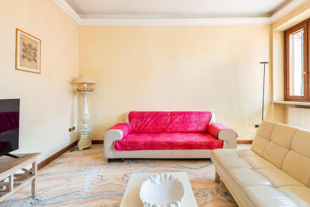 Apartment Under The Basilica Of Sant'Andrea Mantova Bagian luar foto
