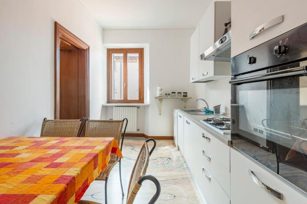 Apartment Under The Basilica Of Sant'Andrea Mantova Bagian luar foto