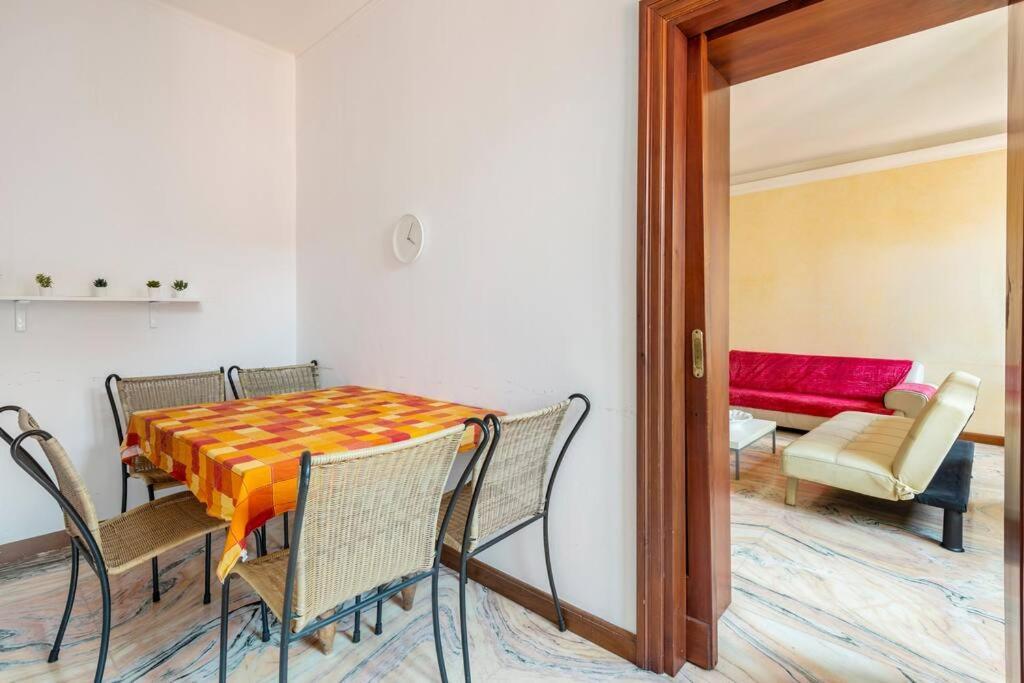 Apartment Under The Basilica Of Sant'Andrea Mantova Bagian luar foto