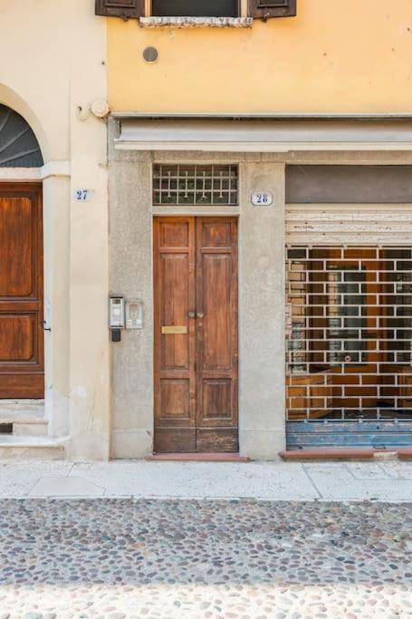 Apartment Under The Basilica Of Sant'Andrea Mantova Bagian luar foto